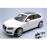 AUDI Q5 2010 WHITE 1:18 Paudi Model Auto Stradali Modellino