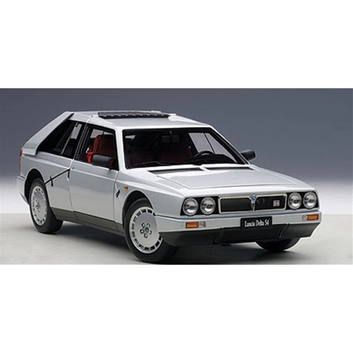 LANCIA DELTA S4 STRADALE 1985 SILVER 1:18 AutoArt Auto Stradali Modellino