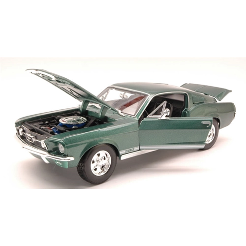 FORD MUSTANG GTA FASTBACK 1867 METALLIC GREEN 1:18 Maisto Auto Stradali Modellino