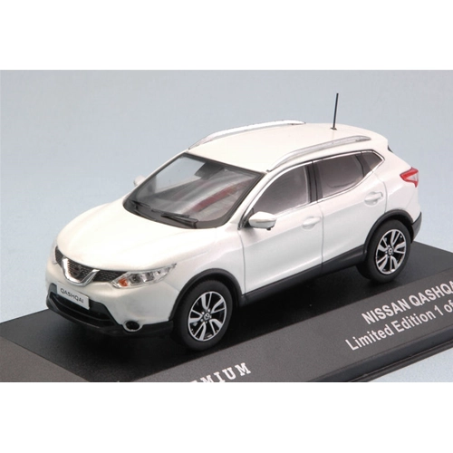NISSAN QASHQAI 2014 WHITE 1:43 Triple 9 Auto Stradali Modellino