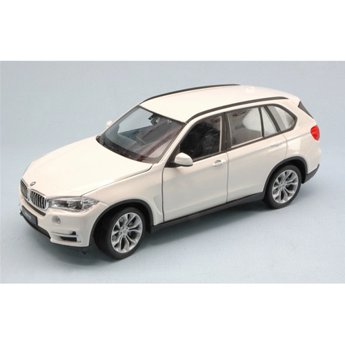 BMW X5 (F15) 3rd GENERATION 2013 WHITE 1:24 Welly Auto Stradali Modellino