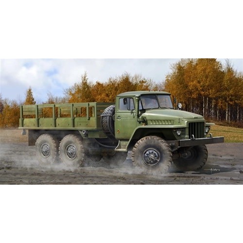 RUSSIAN URAL-375D KIT 1:35 Trumpeter Kit Mezzi Militari Modellino