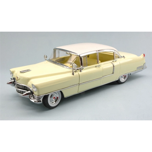 CADILLAC FLEETWOOD SERIES 60 SPECIAL 1955 LIGHT YELLOW 1:18 Greenlight Auto Stradali Modellino
