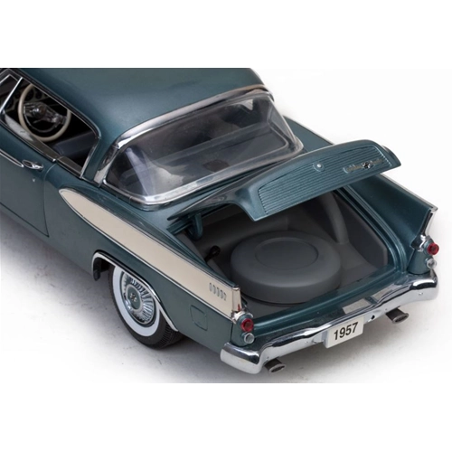 STUDEBAKER GOLDEN HAWK 1957 METALLIC BLUE 1:18 SunStar Auto Stradali Modellino