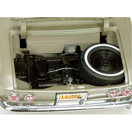 CHEVROLET CORVAIR COUPE' 1963 AUTUMN GOLD 1:18 SunStar Auto Stradali Modellino