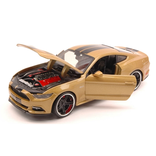 FORD MUSTANG GT 2015 METALLIC GOLD WITH BLACK STRIPES 1:24 Maisto Tuning Modellino