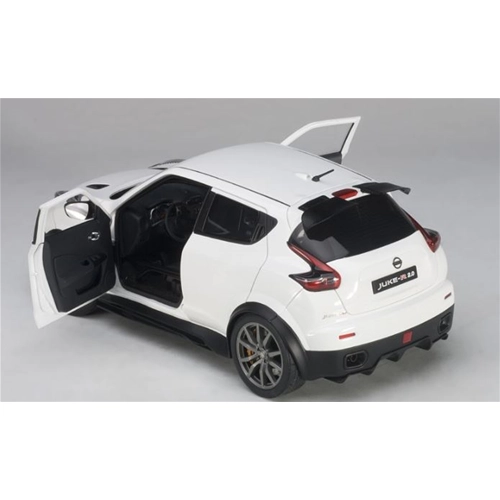 NISSAN JUKE R 2.0 2016 WHITE 1:18 AutoArt Auto Stradali Modellino