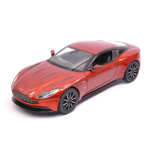 ASTON MARTIN DB11 2017 ORANGE-COPPER 1:24 MotorMax Auto Stradali Modellino