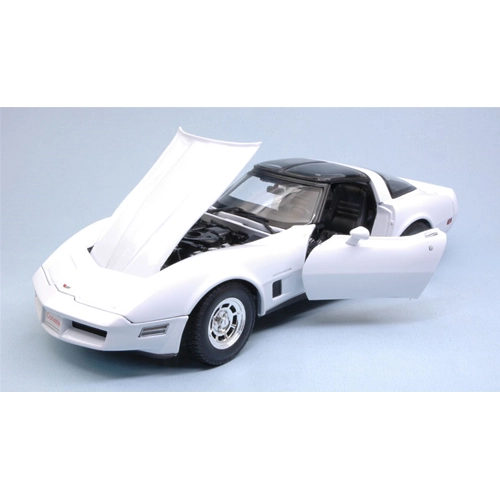 CHEVROLET CORVETTE COUPE' 1982 WHITE 1:18 Welly Auto Stradali Modellino