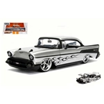 CHEVY BEL AIR 1957 SILVER WITH BLACK FLAMES 1:24 Jada Toys Tuning Modellino