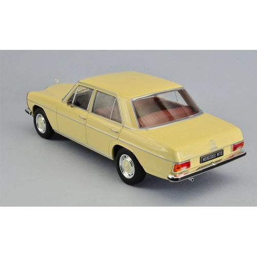 MERCEDES 200 D (W115) 1968 BEIGE 1:24 Whitebox Auto Stradali Modellino