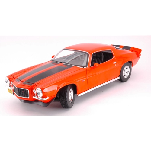 CHEVROLET CAMARO Z/28 1971 ORANGE 1:18 Maisto Auto Stradali Modellino