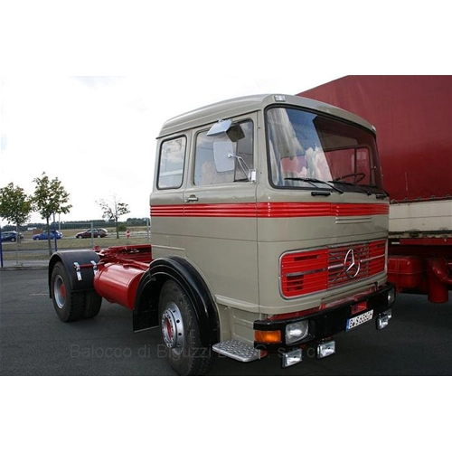 MERCEDES LPS 1632 1970 BEIGE/RED 1:43 Ixo Model Camion Modellino
