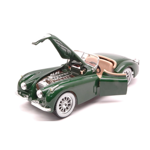 JAGUAR XK 120 ROADSTER 1951 GREEN 1:24 Burago Auto Stradali Modellino
