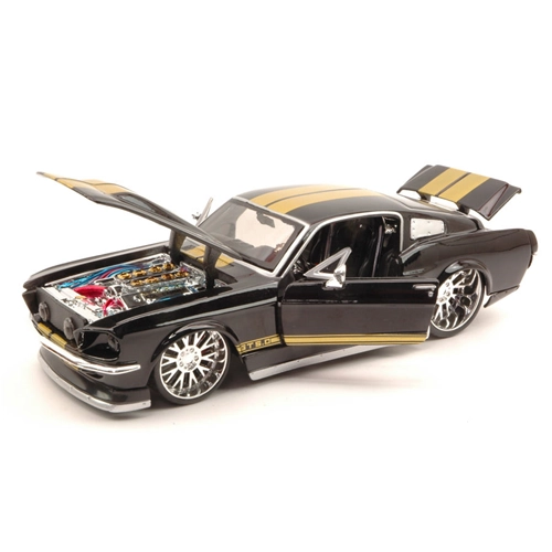 FORD MUSTANG GT 1967 BLACK WITH GOLD STRIPES 1:24 Maisto Tuning Modellino