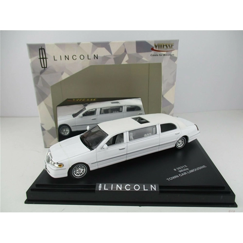 LINCOLN TOWN CAR LIMOUSINE 2000 WHITE 1:43 Vitesse Auto Stradali Modellino