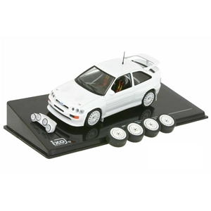 FORD ESCORT RC COSWORTH WHITE 1994 PLAIN BODY + 4 WHEELS-HEADLIGHTS 1:43 Ixo Model Auto Rally Modellino