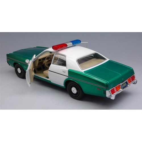 DODGE MONACO METROPOLITAN POLICE THE TERMINATOR 1984 GREEN/WHITE 1:24 Greenlight Movie Modellino