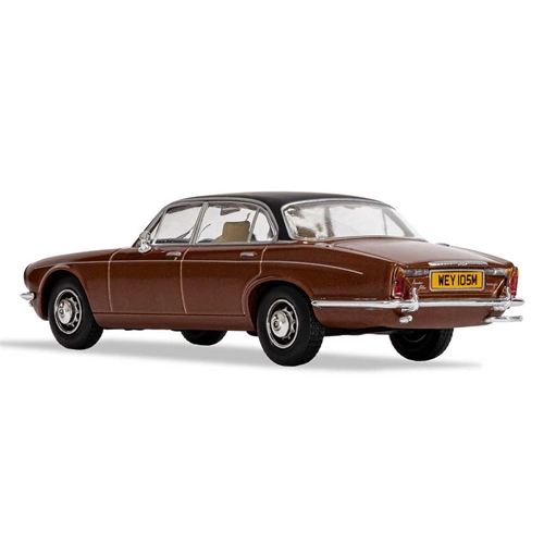 DAIMLER DOUBLE SIX VANDEN PLAS SERIES 2 1974 CARAMEL 1:43 Vanguards Auto Stradali Modellino