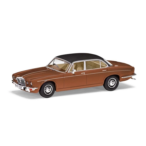 DAIMLER DOUBLE SIX VANDEN PLAS SERIES 2 1974 CARAMEL 1:43 Vanguards Auto Stradali Modellino