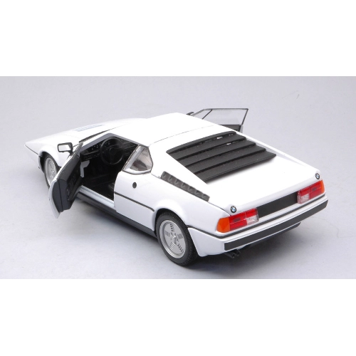BMW M1 1987 WHITE 1:24 Welly Auto Stradali Modellino