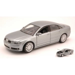 AUDI A8 2003 SILVER 1:24 Maisto Auto Stradali Modellino
