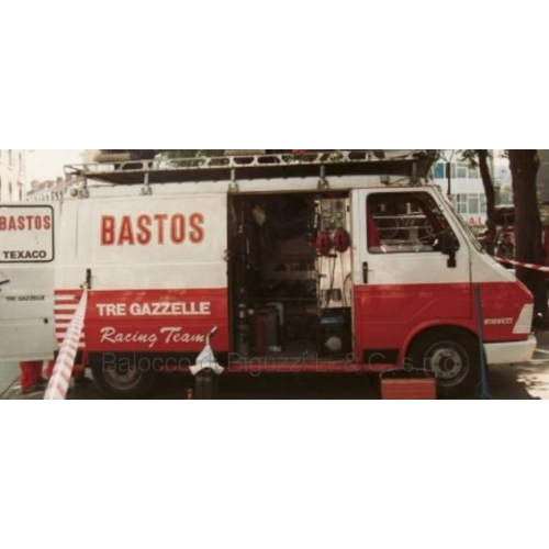 FIAT 242 BASTOS ASSISTANCE WITH ROOF RACK 1:43 Ixo Model Auto Rally Modellino