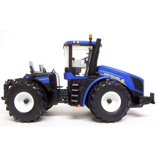 NEW HOLLAND T9.670 TRACTOR 1:32 Britains Mezzi Agricoli e Accessori Modellino
