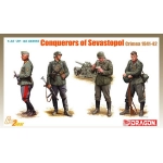 CONQUERORS OF SEVASTOPOL KIT 1:35 Dragon Kit Figure Militari Modellino
