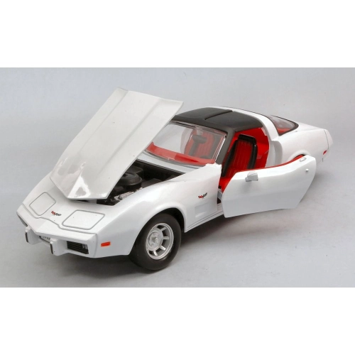 CHEVROLET CORVETTE 1979 WHITE 1:24 MotorMax Auto Stradali Modellino