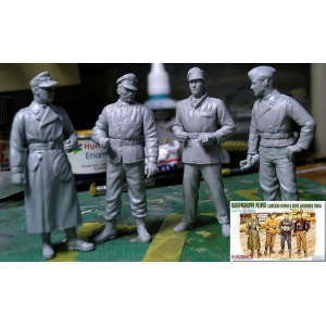 KAMPFGRUPPE KIT 1:35 Dragon Kit Figure Militari Modellino