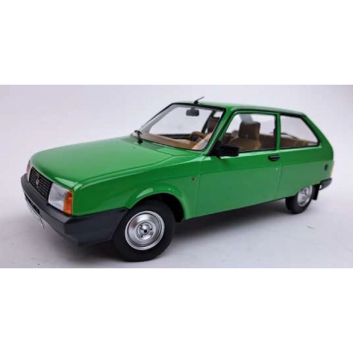 OLTCIT CLUB 1990 GREEN 1:18 Triple 9 Auto Stradali Modellino