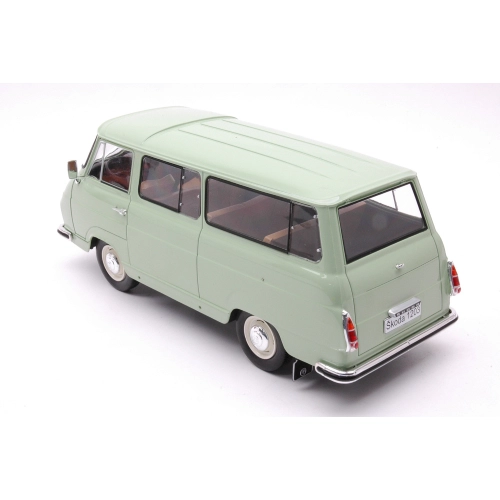 SKODA 1203 1968 LIGHT GREEN 1:24 Whitebox Auto Stradali Modellino