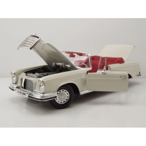 MERCEDES 280 SE 1968 CREAM 1:18 Maisto Auto Stradali Modellino