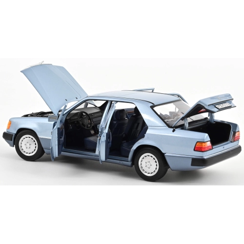 MERCEDES 230 E 1990 LIGHT BLUE METALLIC 1:18 Norev Auto Stradali Modellino