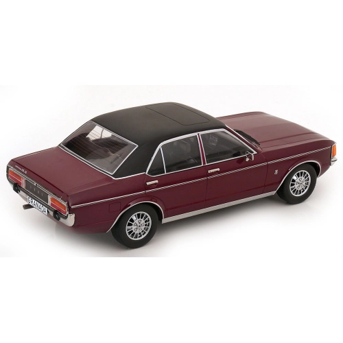 FORD GRANDA MK I 1975 DARK METALLIC RED/ MATT BLACK 1:18 ModelCarGroup Auto Stradali Modellino