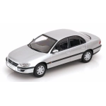 OPEL OMEGA B 1996 SILVER 1:18 Triple 9 Auto Stradali Modellino