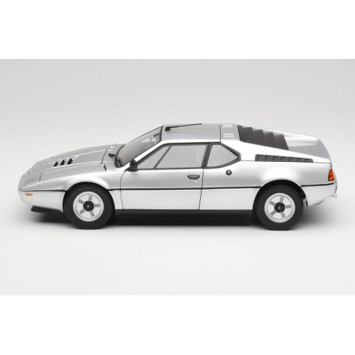 BMW M1 1980 SILVER METALLIC 1:18 Norev Auto Stradali Modellino