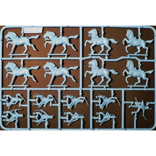 FRENCH HUSSARS 1^ REGIMENT KIT 1:72 Italeri Kit Figure Militari Modellino