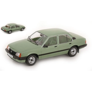 OPEL ASCONA C 1981 GREEN 1:18 ModelCarGroup Auto Stradali Modellino