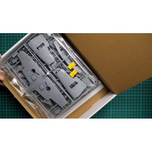 WWII RAF AIRFIELD SPITFIRE MK.IX - MK.VII KIT 1:48 ICM Kit Figure Militari Modellino