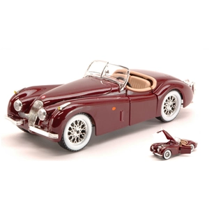 JAGUAR XK 120 ROADSTER 1951 AMARANT 1:24 Burago Auto Stradali Modellino
