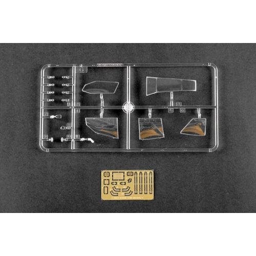 ELICOTTERO AH-64A APACHE KIT 1:48 Trumpeter Kit Elicotteri Modellino