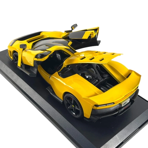 FERRARI F80 2024 YELLOW 1:18 Burago Auto Stradali Modellino