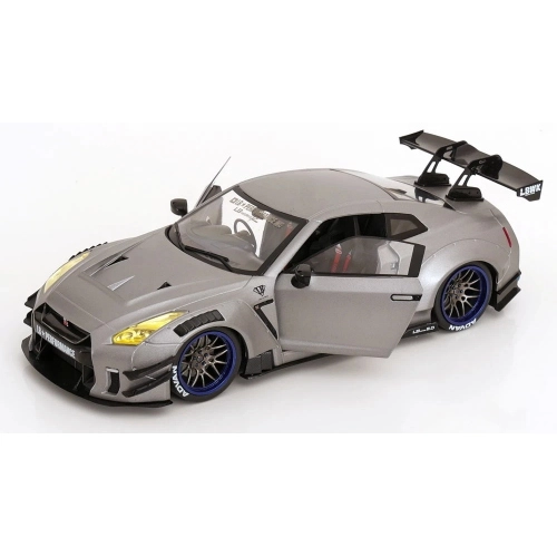 NISSAN GT-R (R35) W/LIBERTY WALK BODY KIT 2.0 2023 SILVER 1:18 Solido Auto Stradali Modellino